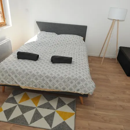 Pres Des Bassins, 35m2 Hyper Centre Апартаменты *